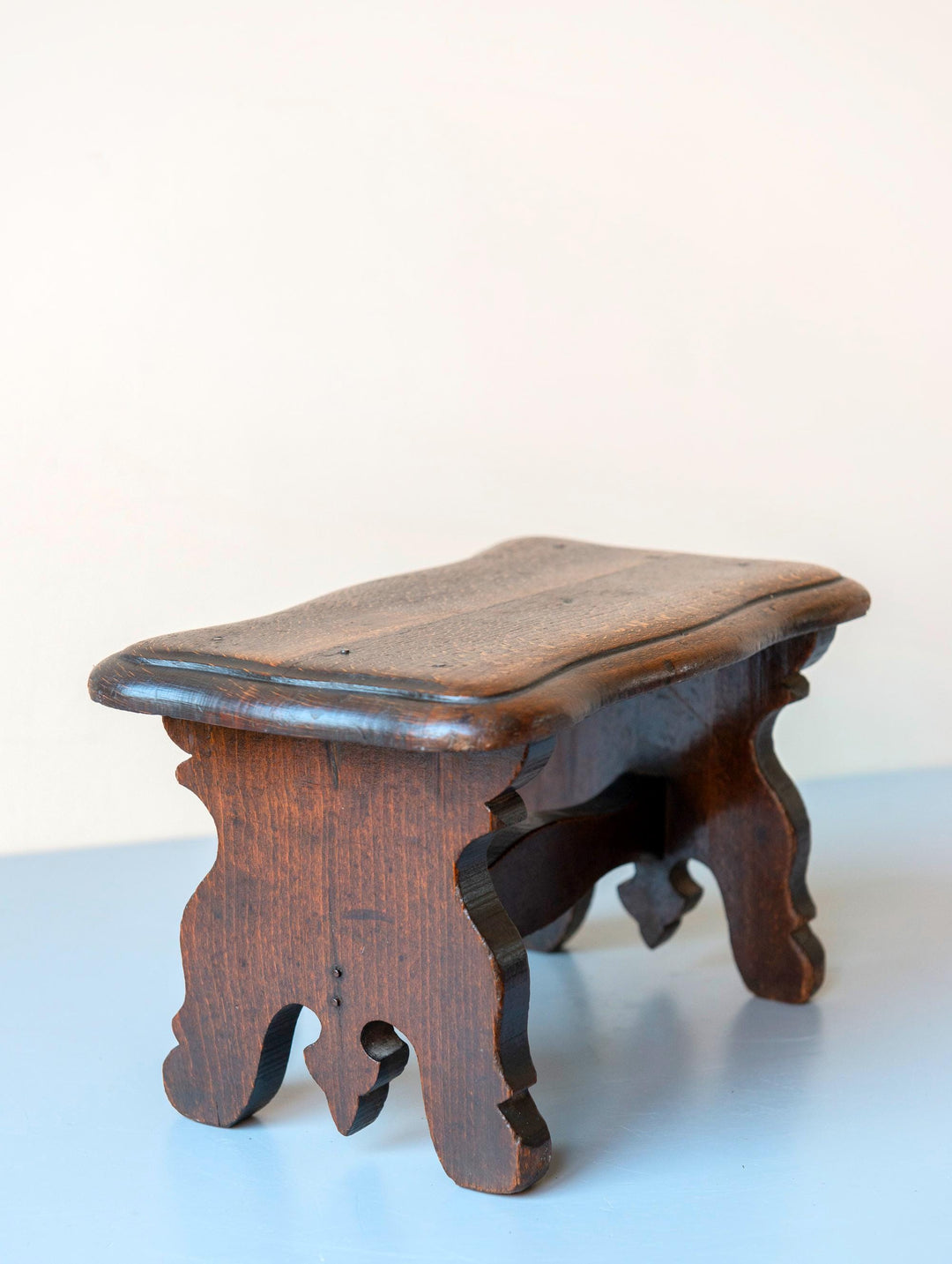 19th Century Primitive Wooden Stool With Scalloped Top