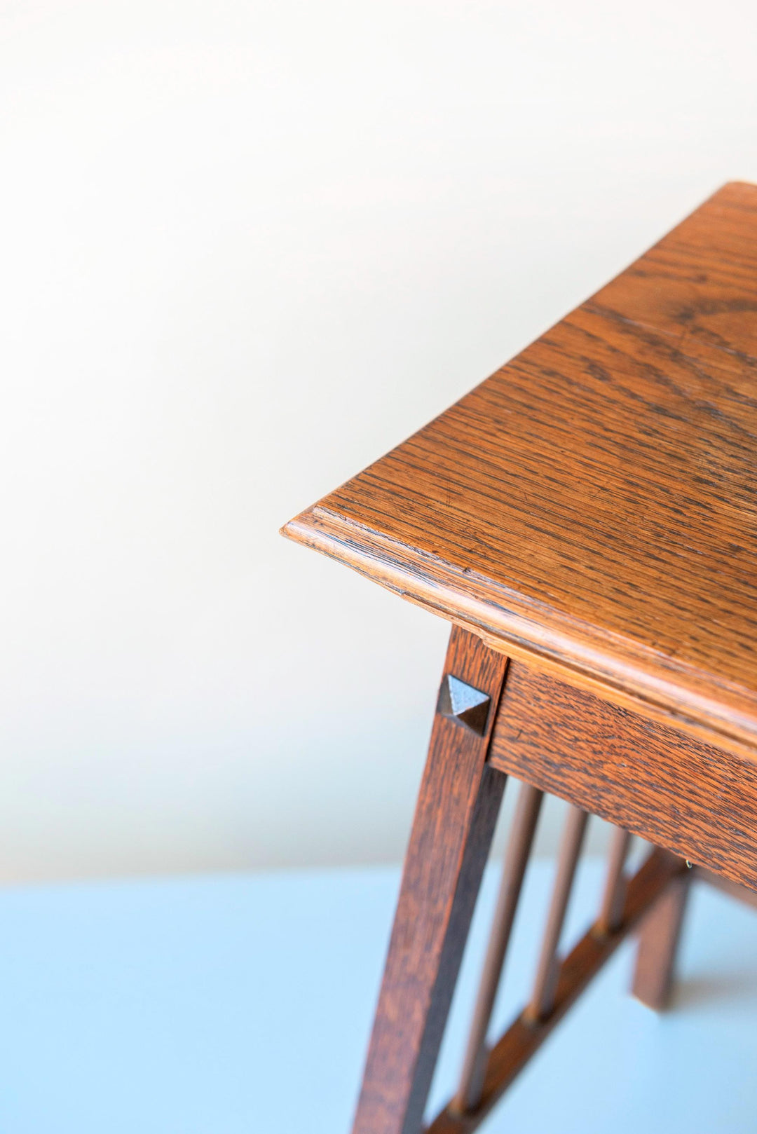 Dutch Art Deco Oak Side Table With Brass Spindles