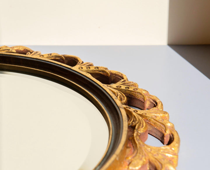 Italian Giltwood Round Wall Mirror - Hollywood Regency
