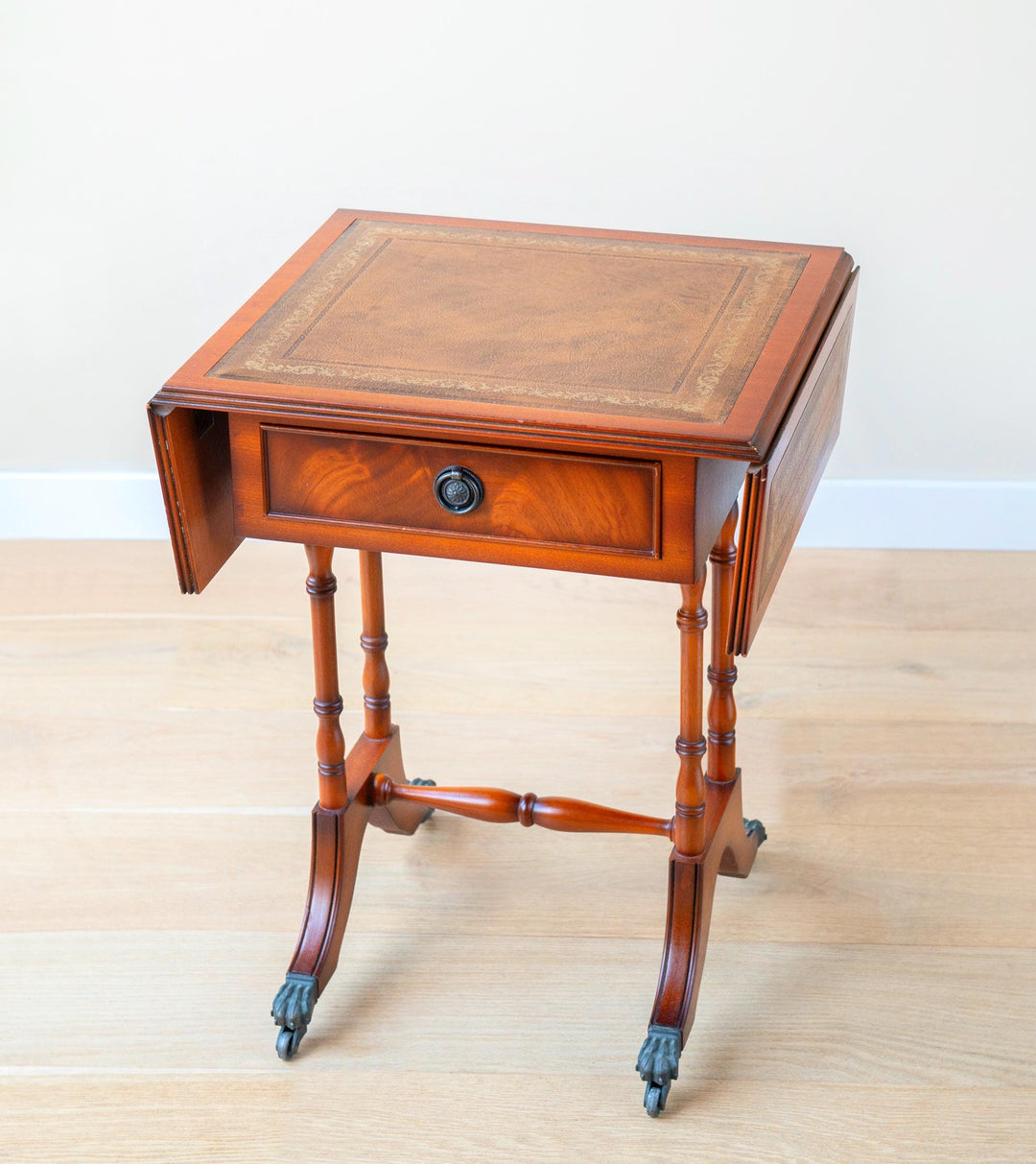 English Mahogany Pembroke Table – Victorian Style