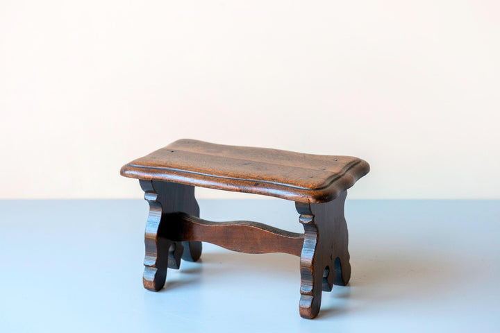 19th Century Primitive Wooden Stool With Scalloped Top