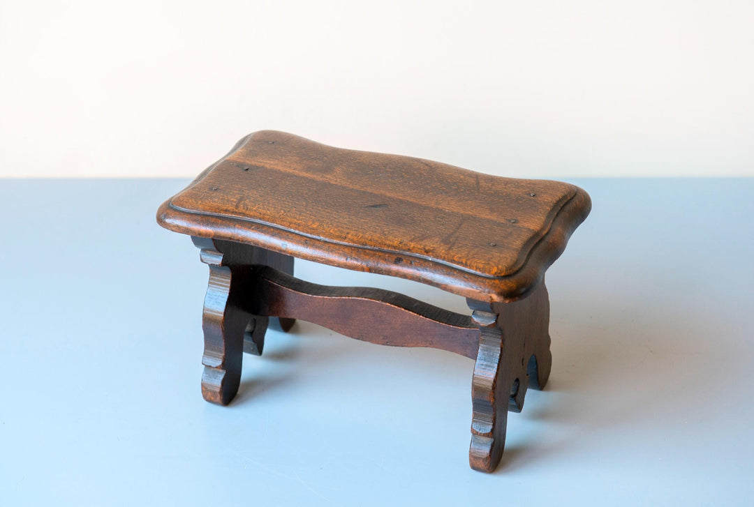 19th Century Primitive Wooden Stool With Scalloped Top