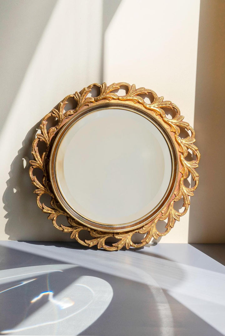 Italian Giltwood Round Wall Mirror - Hollywood Regency