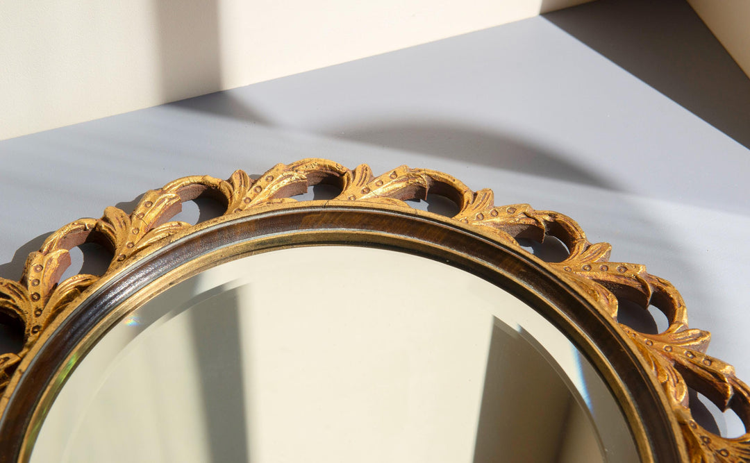 Italian Giltwood Round Wall Mirror - Hollywood Regency