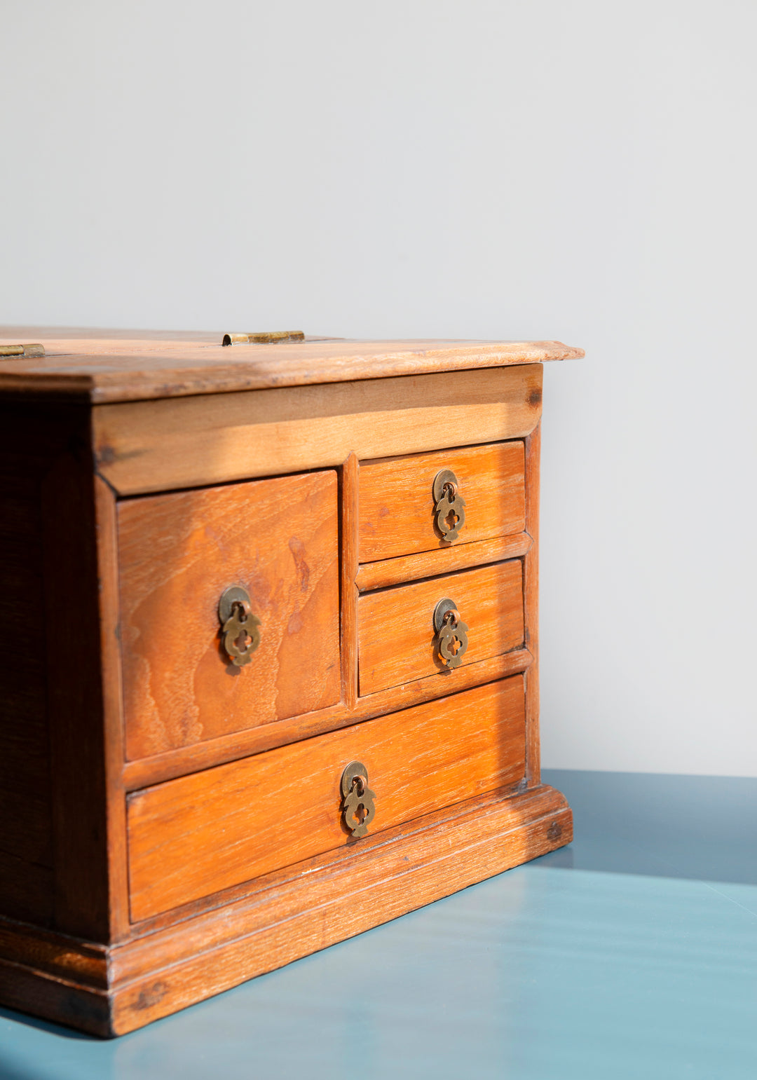Oak Apothecary Cabinet With Foldable Mirror - 1920s