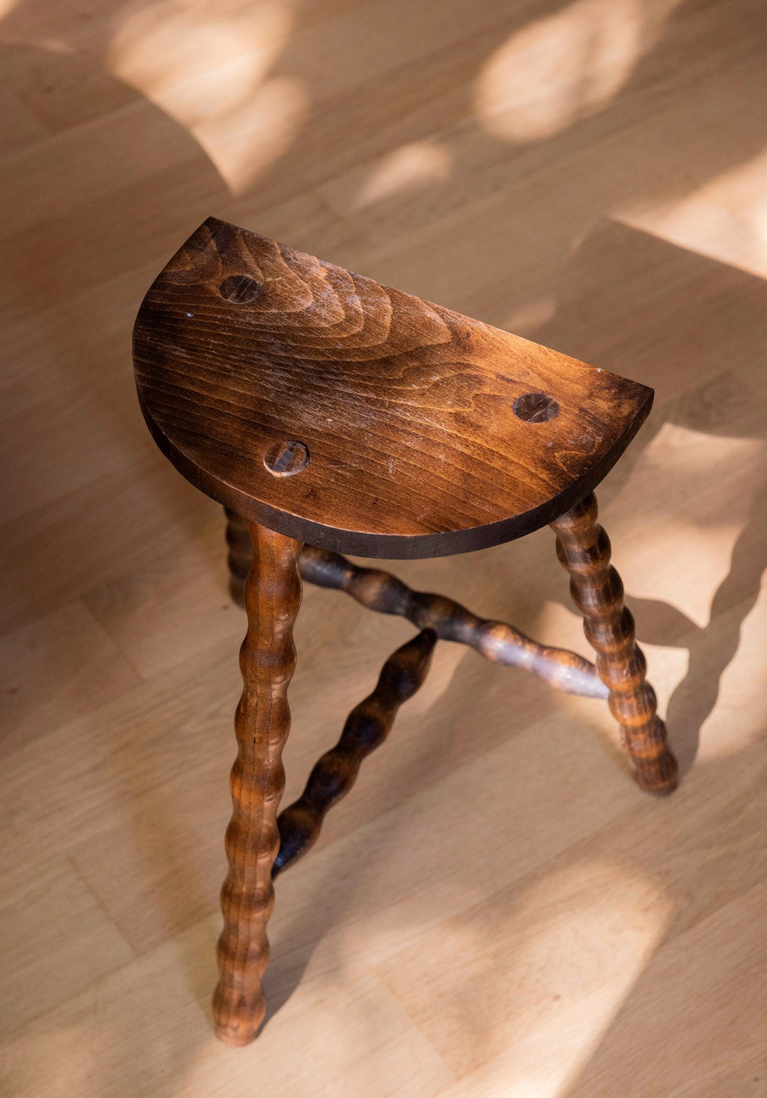 Vintage Wooden Milking Stool with Turned Bobbin Legs
