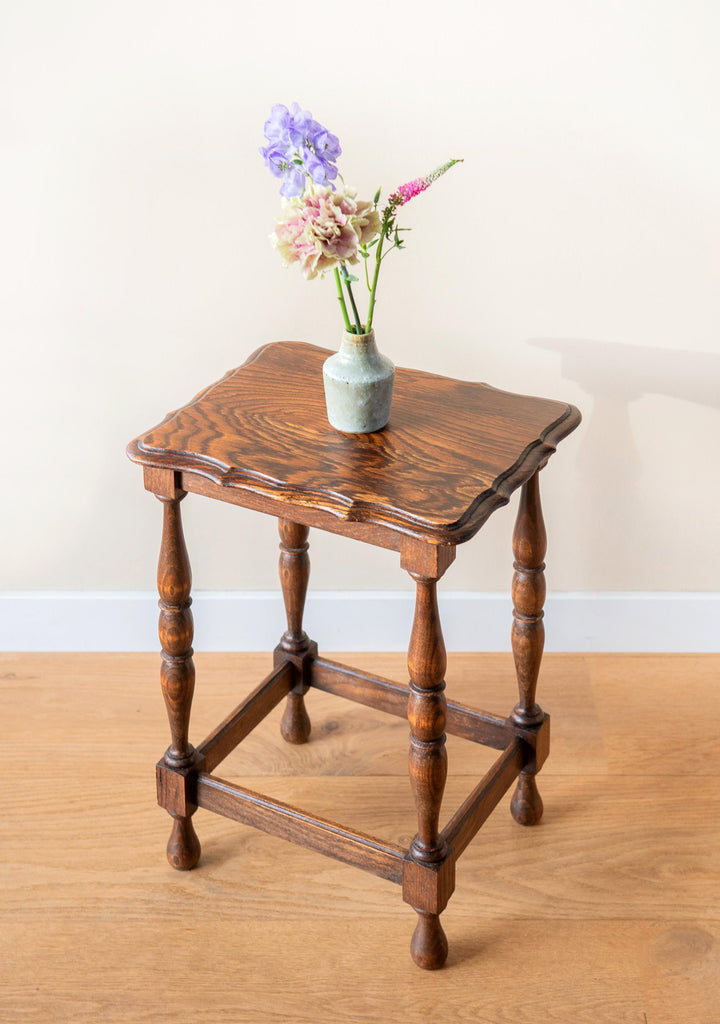 Antique Oak Victorian Side Table With Scalloped Tabletop