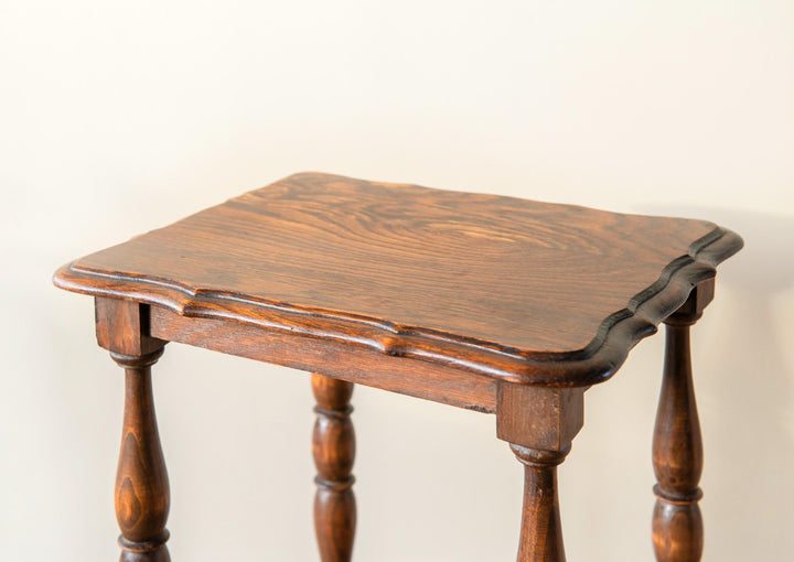 Antique Oak Victorian Side Table With Scalloped Tabletop